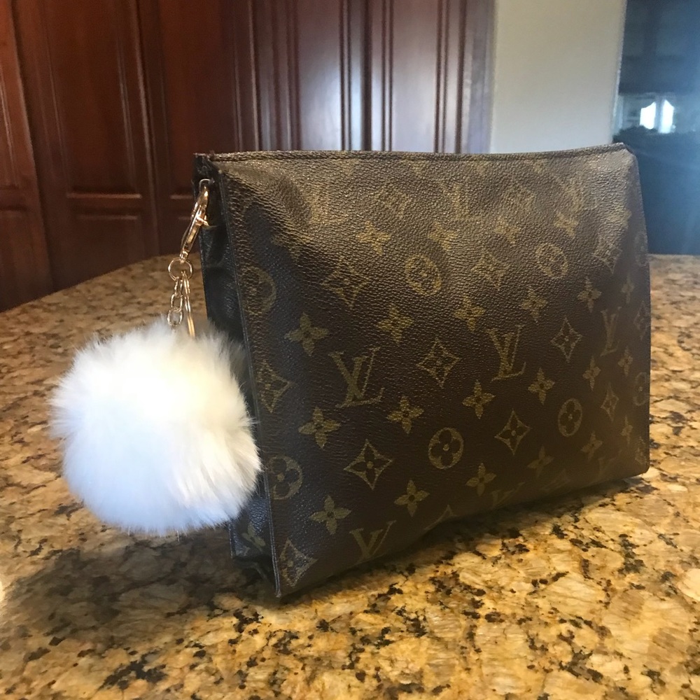 💯 authentic LV pouch accessories clutch bag